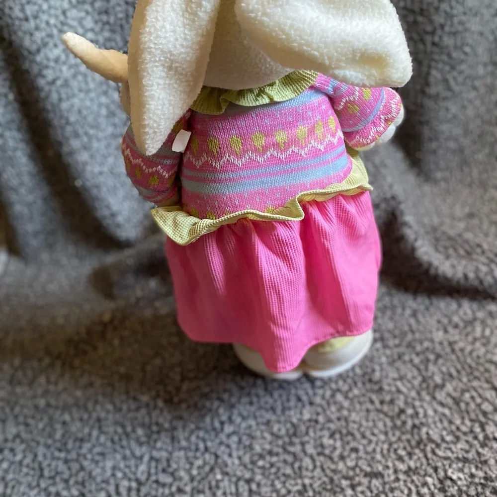 Adorable Bunny Couple Decor - Picture 9 of 11